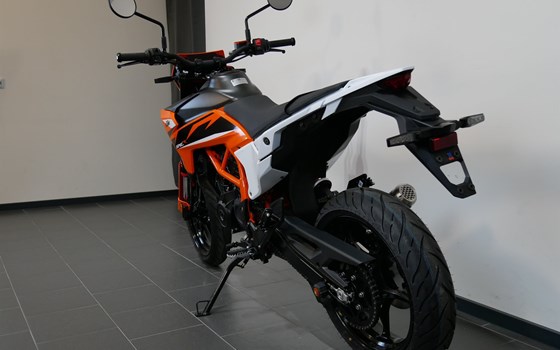 Neufahrzeug KTM 125 SMC R - Bild 7