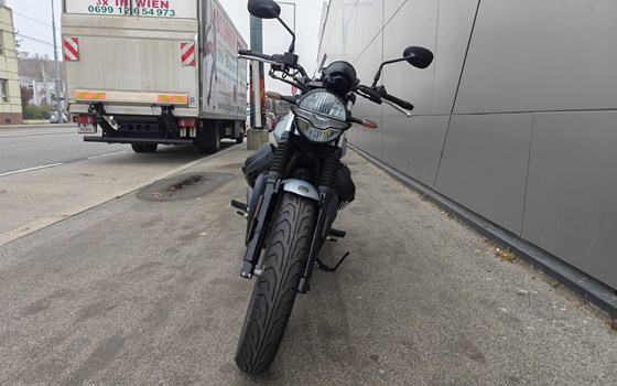 Gebrauchtmotorrad Moto Guzzi V7 Stone - Bild 3