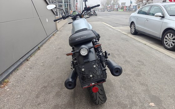 Gebrauchtmotorrad Moto Guzzi V7 Stone - Bild 5