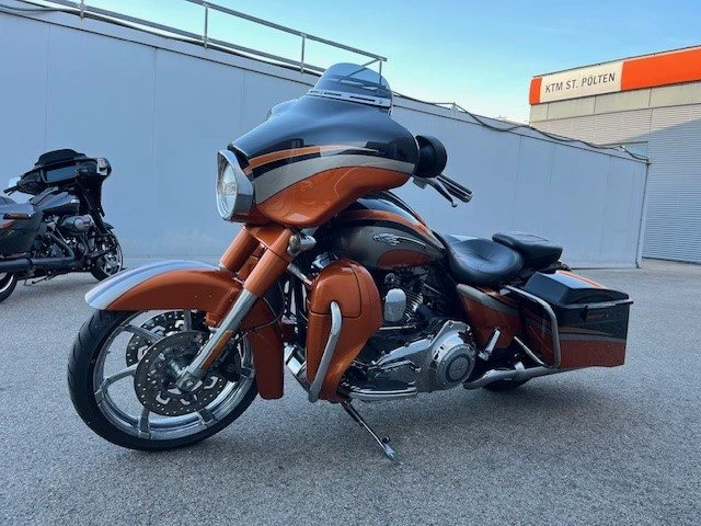 Harley-Davidson CVO Street Glide FLHXSE (Black Diamond & Inferno Orange) - Bild 10