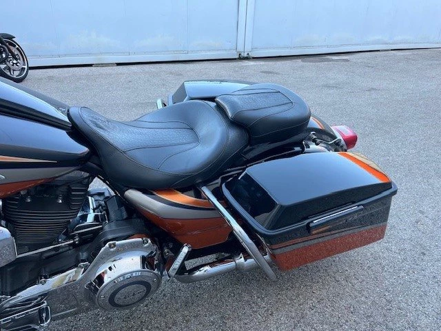 Harley-Davidson CVO Street Glide FLHXSE (Black Diamond & Inferno Orange) - Bild 11