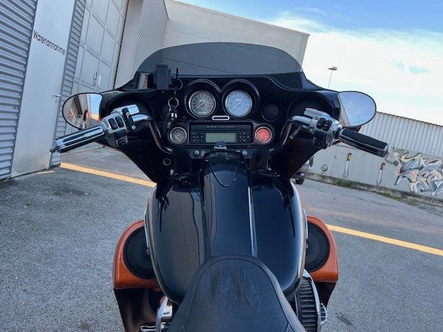 Harley-Davidson CVO Street Glide FLHXSE (Black Diamond & Inferno Orange) - Bild 12