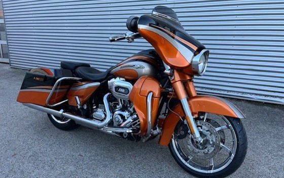 Gebrauchtmotorrad Harley-Davidson CVO Street Glide FLHXSE - Bild 4