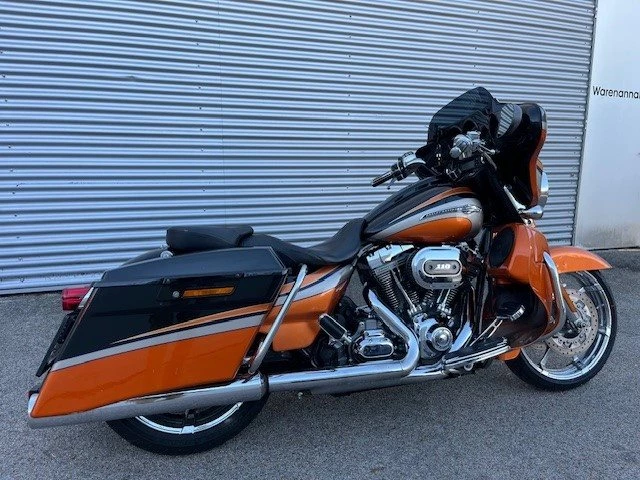 Harley-Davidson CVO Street Glide FLHXSE (Black Diamond & Inferno Orange) - Bild 7