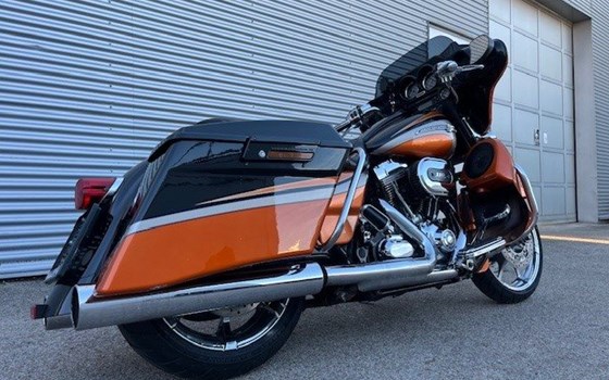 Gebrauchtmotorrad Harley-Davidson CVO Street Glide FLHXSE - Bild 8