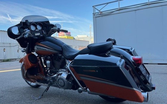 Gebrauchtmotorrad Harley-Davidson CVO Street Glide FLHXSE - Bild 9