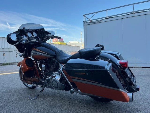 Harley-Davidson CVO Street Glide FLHXSE (Black Diamond & Inferno Orange) - Bild 9
