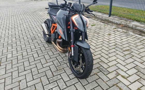 Gebrauchtmotorrad KTM 1290 Super Duke R - Bild 8