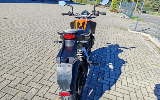 Gebrauchtmotorrad KTM 125 Duke - Bild 11
