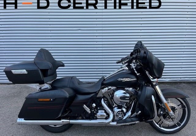 Harley-Davidson Touring Street Glide Special FLHXS (Black Denim & Red Stripes)