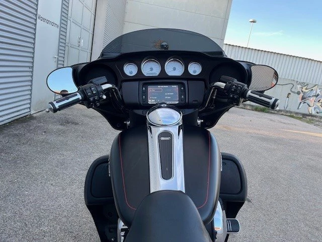 Harley-Davidson Touring Street Glide Special FLHXS (Black Denim & Red Stripes) - Bild 12