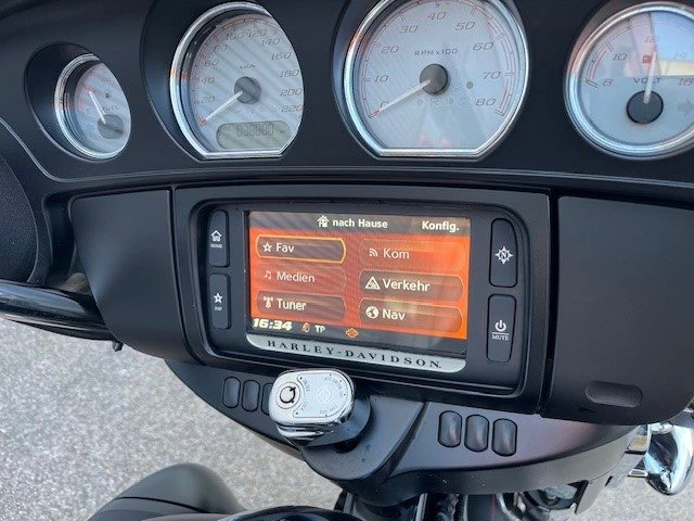 Harley-Davidson Touring Street Glide Special FLHXS (Black Denim & Red Stripes) - Bild 14