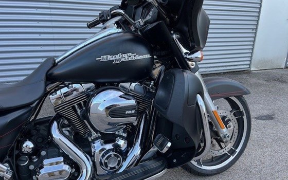 Gebrauchtmotorrad Harley-Davidson Touring Street Glide Special FLHXS - Bild 3