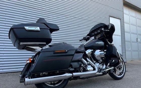 Gebrauchtmotorrad Harley-Davidson Touring Street Glide Special FLHXS - Bild 8