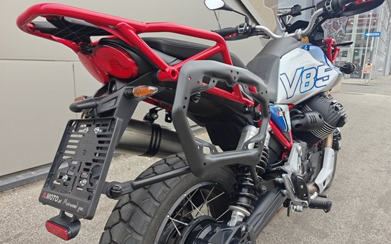 Gebrauchtmotorrad Moto Guzzi V85 TT - Bild 9