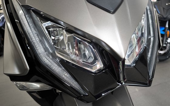 Neufahrzeug Kymco AK 550i ABS PREMIUM - Bild 11