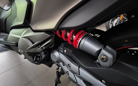 Neufahrzeug Kymco AK 550i ABS PREMIUM - Bild 12