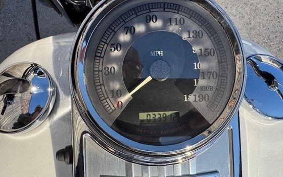 Gebrauchtmotorrad Harley-Davidson Road King Classic FLHRC - Bild 7