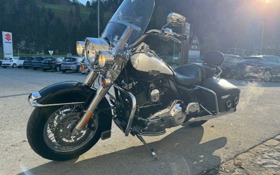 Gebrauchtmotorrad Harley-Davidson Road King Classic FLHRC - Bild 8