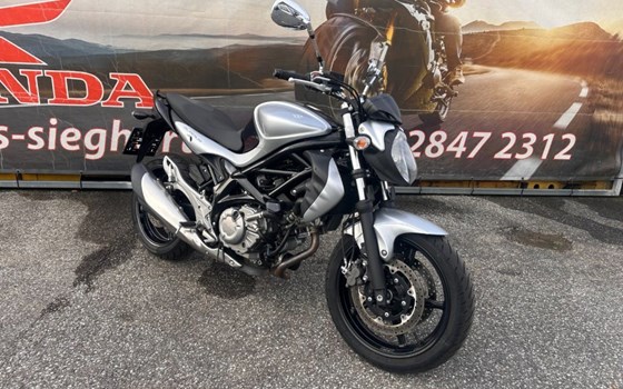 Gebrauchtmotorrad Suzuki SFV 650 Gladius - Bild 1