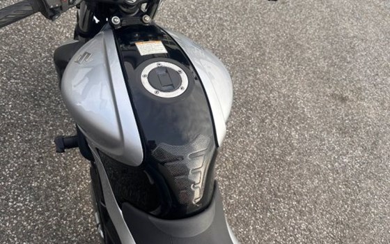 Gebrauchtmotorrad Suzuki SFV 650 Gladius - Bild 5