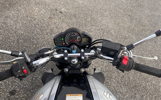 Gebrauchtmotorrad Suzuki SFV 650 Gladius - Bild 6
