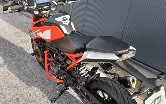 Gebrauchtmotorrad KTM 125 Duke - Bild 8