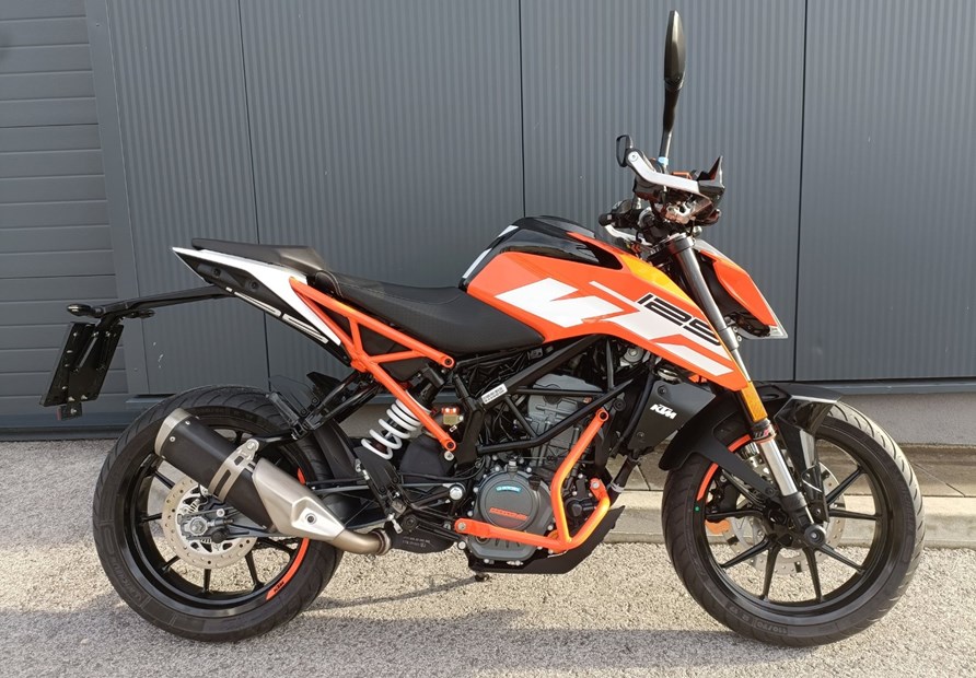 KTM 125 Duke (orange)