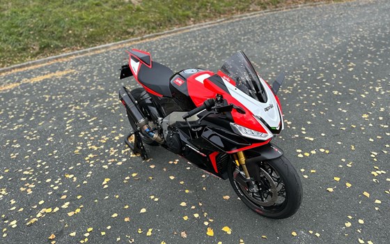 Gebrauchtmotorrad Aprilia RSV4 1100 Factory - Bild 8