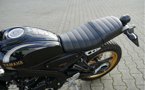 Gebrauchtmotorrad Yamaha XSR125 Legacy - Bild 14