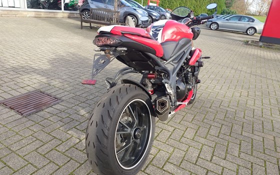 Gebrauchtmotorrad Triumph Speed Triple 1050 - Bild 10