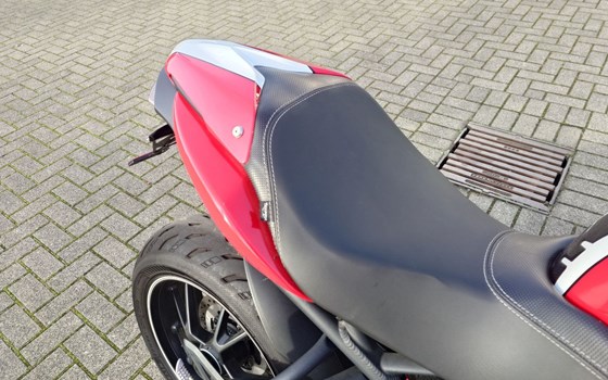 Gebrauchtmotorrad Triumph Speed Triple 1050 - Bild 17