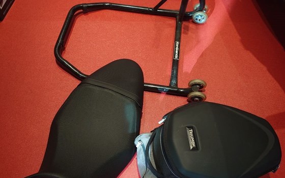 Gebrauchtmotorrad Triumph Speed Triple 1050 - Bild 23