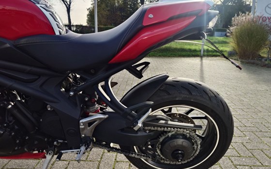 Gebrauchtmotorrad Triumph Speed Triple 1050 - Bild 8