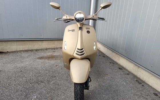 Gebrauchtmotorrad Vespa 946 - Bild 2