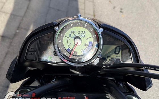 Gebrauchtmotorrad Suzuki B-King - Bild 13