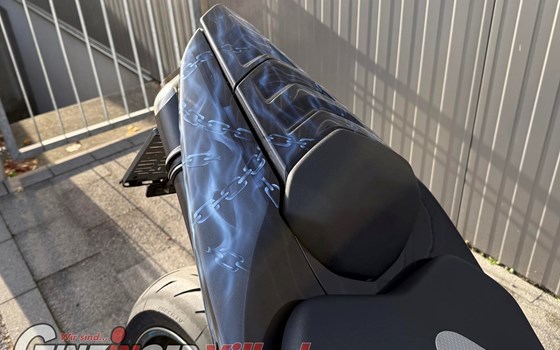 Gebrauchtmotorrad Suzuki B-King - Bild 6