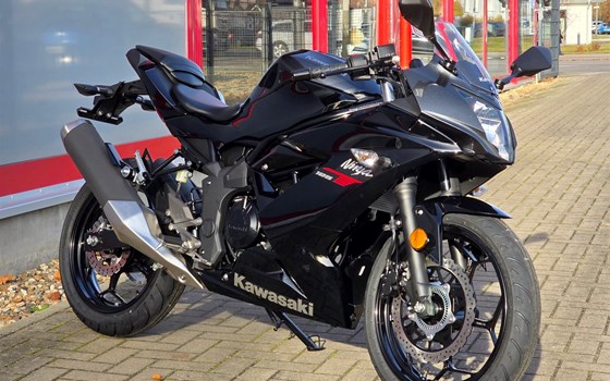 Neufahrzeug Kawasaki Ninja 125 - Bild 1