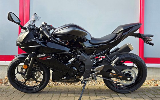 Neufahrzeug Kawasaki Ninja 125 - Bild 3