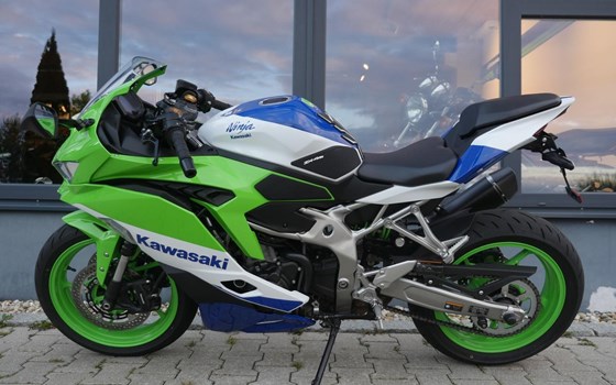 Gebrauchtmotorrad Kawasaki Ninja ZX-4RR 40th Anniversary Edition - Bild 2