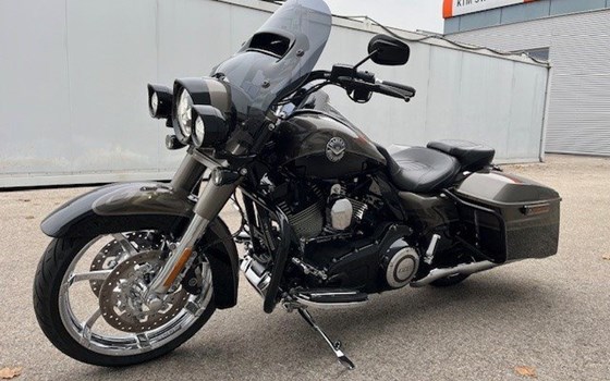 Gebrauchtmotorrad Harley-Davidson CVO Road King FLHRSE - Bild 13