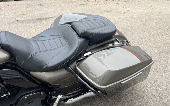 Gebrauchtmotorrad Harley-Davidson CVO Road King FLHRSE - Bild 14