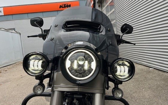 Gebrauchtmotorrad Harley-Davidson CVO Road King FLHRSE - Bild 15