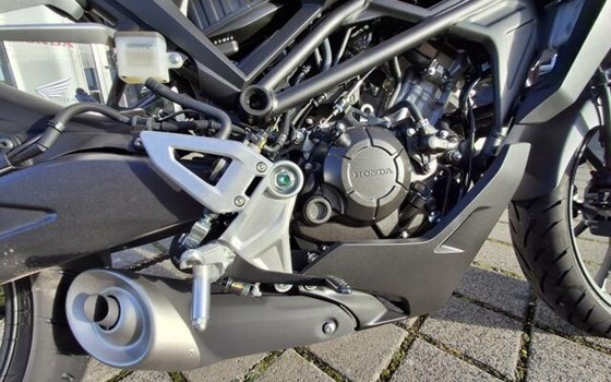 Neufahrzeug Honda CB125R - Bild 7