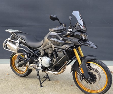 Neumotorrad Voge Valico 900i DSX