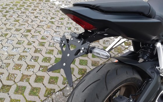 Gebrauchtmotorrad Honda CB650R E-Clutch - Bild 7