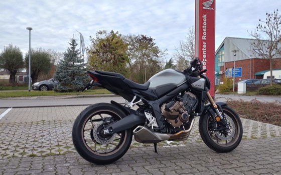 Gebrauchtmotorrad Honda CB650R E-Clutch - Bild 1
