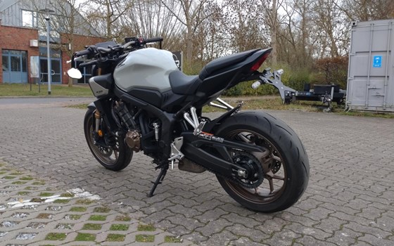 Gebrauchtmotorrad Honda CB650R E-Clutch - Bild 6