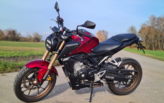 Gebrauchtmotorrad Honda CB125R - Bild 1