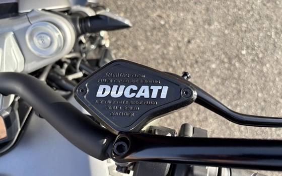 Gebrauchtmotorrad Ducati XDiavel Black Star - Bild 8